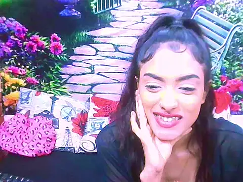 IndianPretty14u2Luv webcam