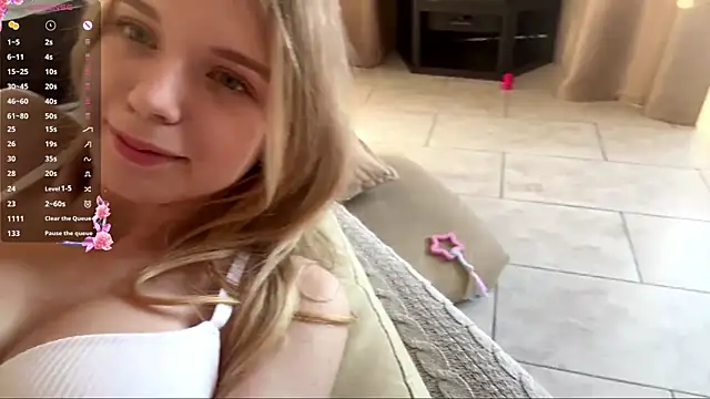 FruityXo webcam