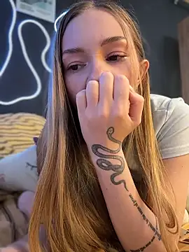MilaMoone webcam