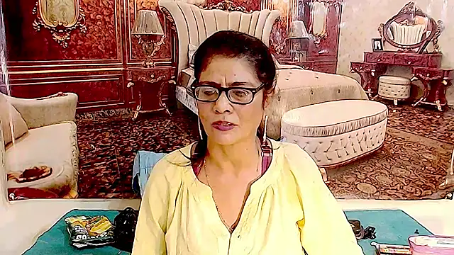 IndianAllure webcam