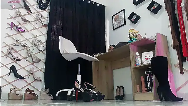 myla_sarah webcam