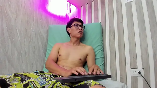 Dylanxscot webcam