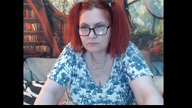 PlayfullMature webcam