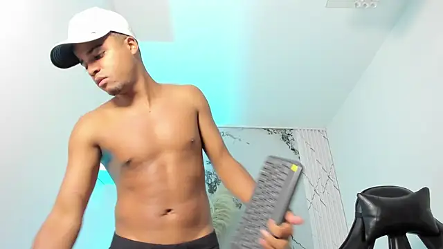 TaylorClay_ webcam