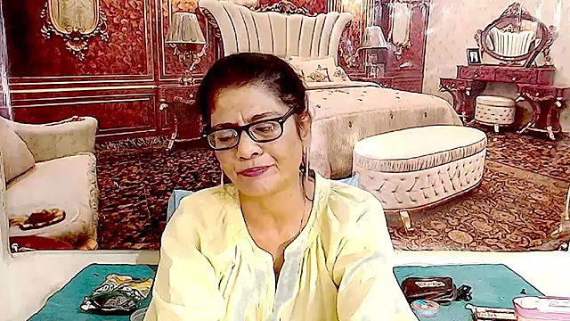 IndianAllure webcam