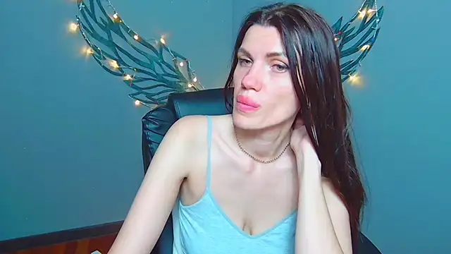 MilaLoona webcam