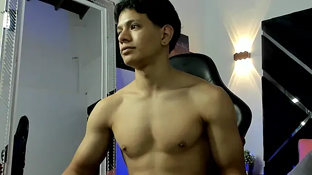 tonypetrovjs (M twink) - change underwear