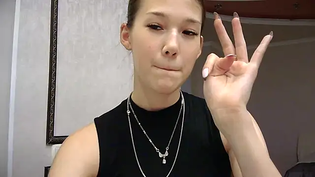 lilXdomiii webcam
