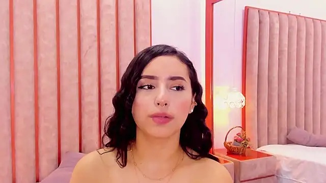 Zoe_Monrow webcam