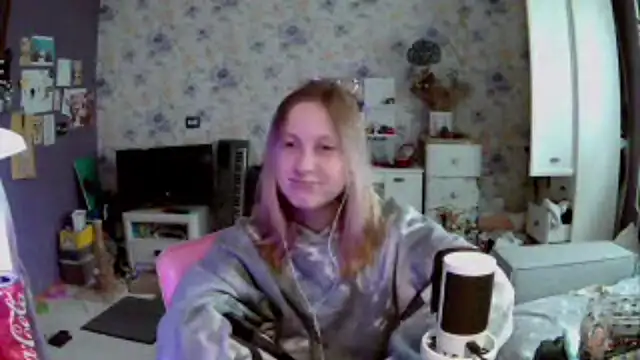 DeidraMeja webcam