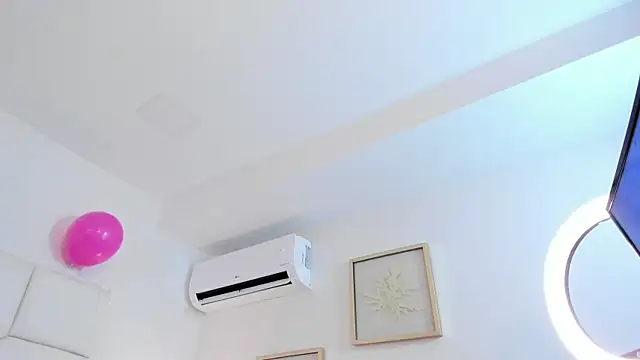 PenelopeOwen webcam