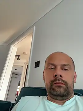 nakedandrewhot - NakedAndrewHot's free webcam - UK Sex Cams