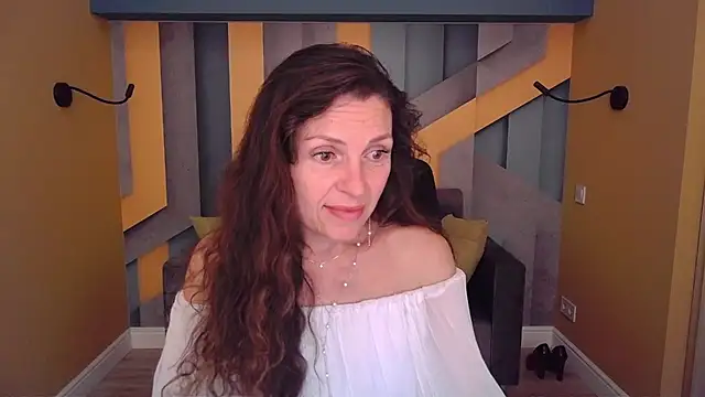 EllaLong webcam