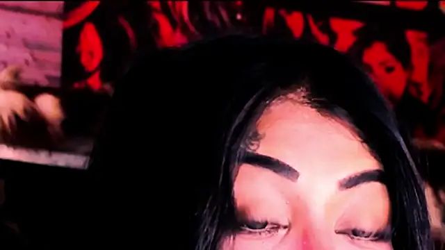 indian_dreamgirl webcam