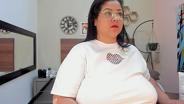 MillaGrey webcam
