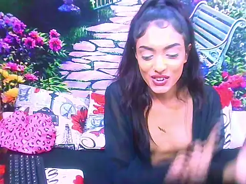 IndianPretty14u2Luv webcam