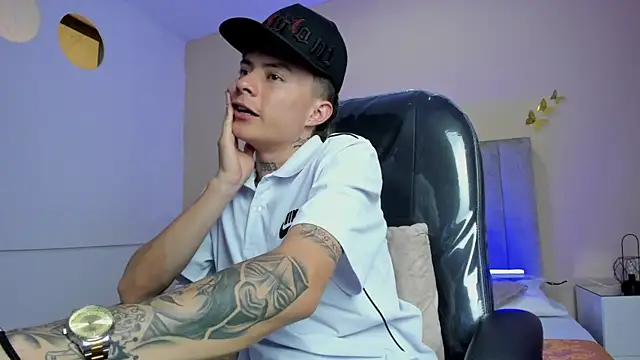 Nascary_Fox webcam