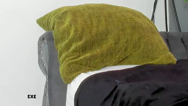 Kira_Exe_ webcam