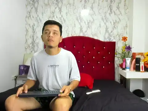 Alejandra_and_James_ webcam