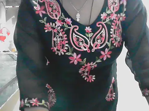 LovingPihu webcam