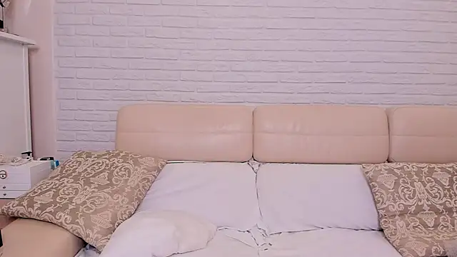 LovelyCaprice webcam