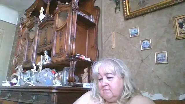 Lala-Love56 webcam