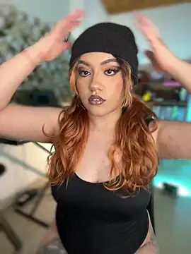 NikkiNix webcam