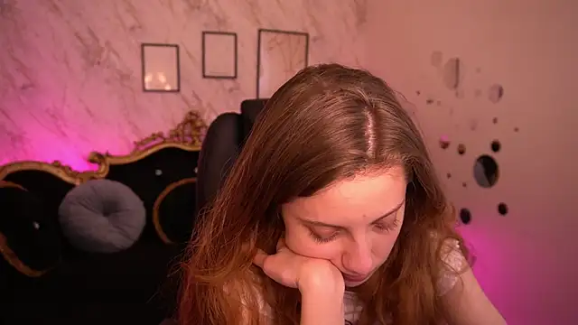 CuteeFoxy webcam
