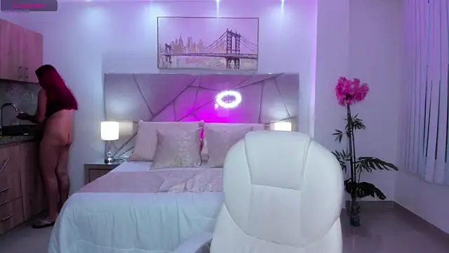 Raven-reyess webcam