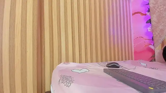 baby_peach__ webcam