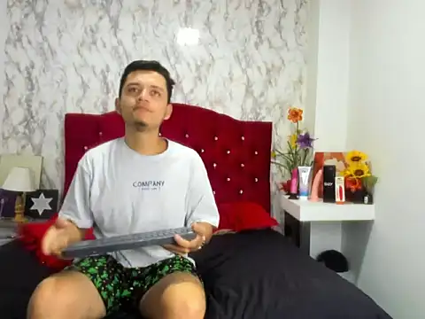 Alejandra_and_James_ webcam
