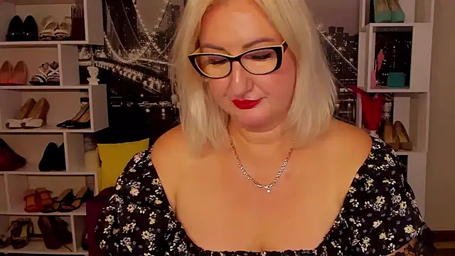DianaFrances webcam