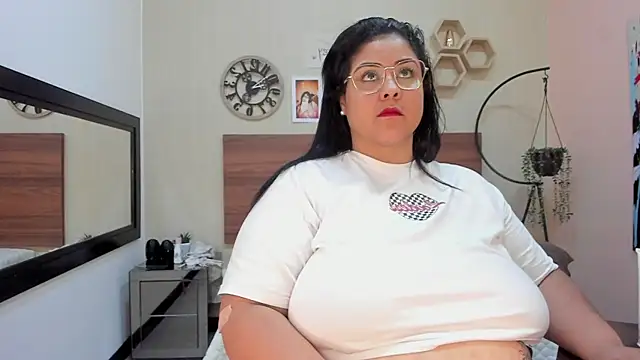 MillaGrey webcam