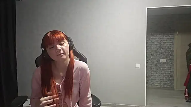 PureSanny webcam