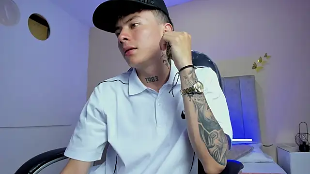 Nascary_Fox webcam