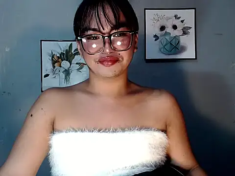 Asianblk_barbiedoll webcam