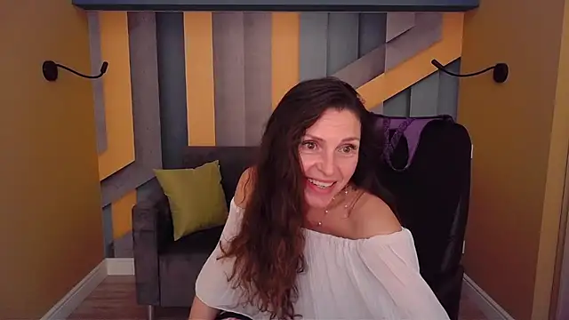 EllaLong webcam