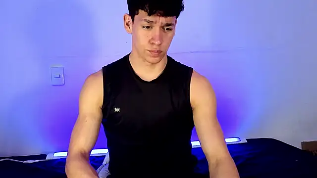 Luke_Muscle's Colombian male cam and chat room