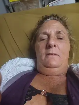 sultrysummer68 (F mature) - Use my wand