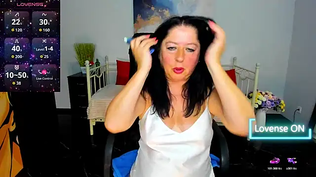 Julia_Dean webcam