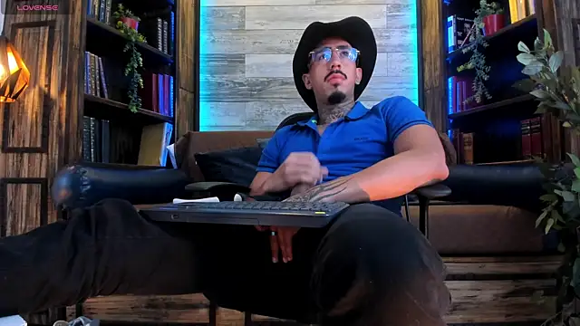 Donovan_Desmond webcam