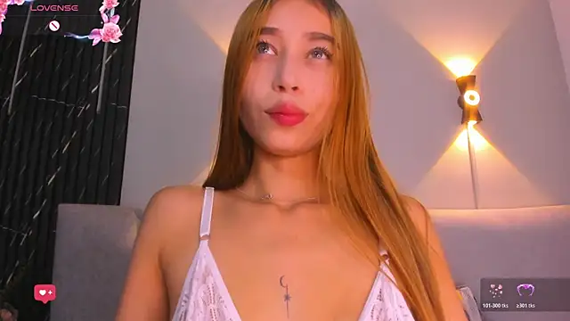 Naomi_Rousse webcam