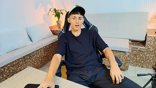 Valentino_Rey webcam
