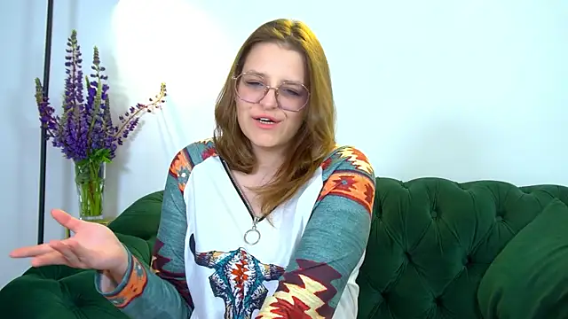 AlexaAvery webcam