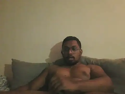 Straightchennaibull webcam
