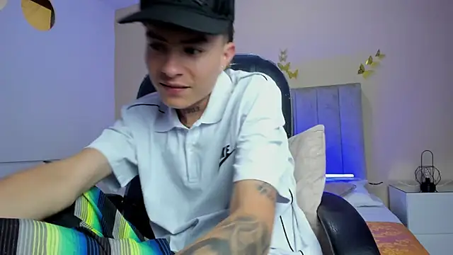 Nascary_Fox webcam