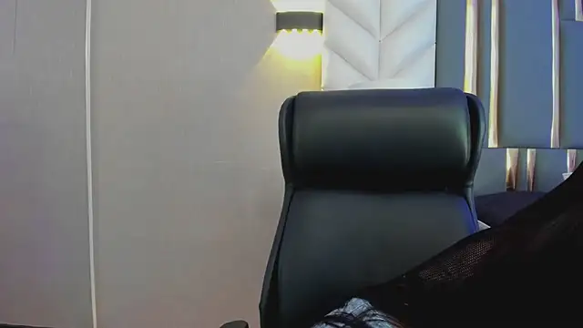 chloeharper_ - ChloeHarper_'s free webcam - UK Sex Cams