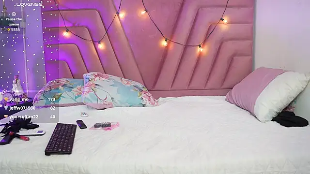 hornybarelylegalgirl webcam