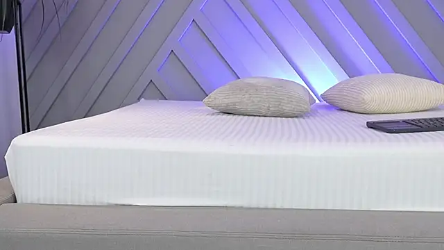 Adharamonroe webcam
