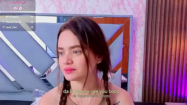LittleeSara18 webcam